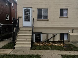 2112 Dewey Ave, Evanston, IL 60201