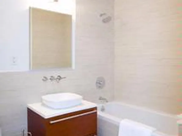 127-129 Meserole Street image 1 of 6