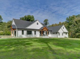 333 Sunset Rd, Pompton Plains, NJ 07444