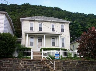 62 Broad St, Leetsdale, PA 15056
