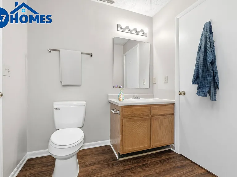 East Street Apartments — Photo 15