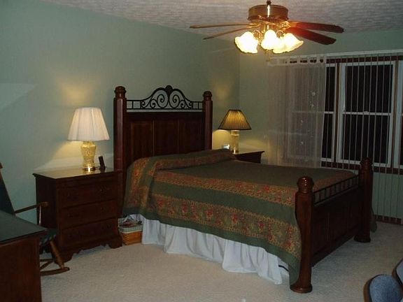 5th image of 7035 Hickory Dr