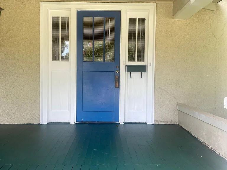 443 Locust Ave SE — Photo 17