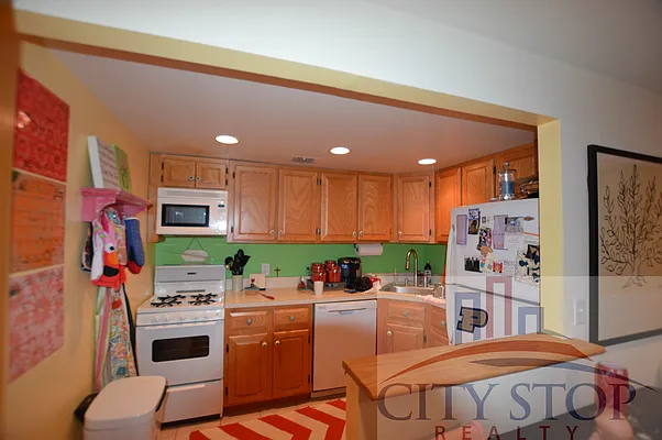 Rented by City Stop Realty | media 26