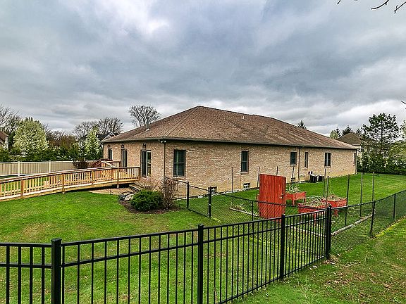 4th image of 4745 Valleybrook Dr