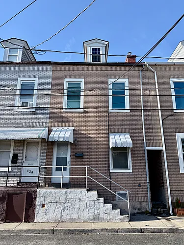 134 S Hall St Photo 1
