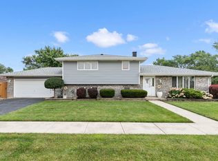 11841 S Leamington Ave, Alsip, IL 60803