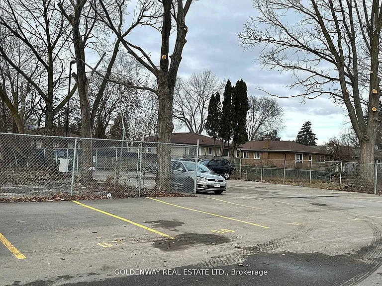5949 Yonge St #808 — Photo 12