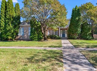 3928 Old Mill Ln, Springfield, IL 62711