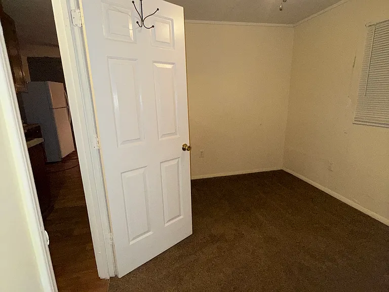 830 E River Rd #B — Photo 7