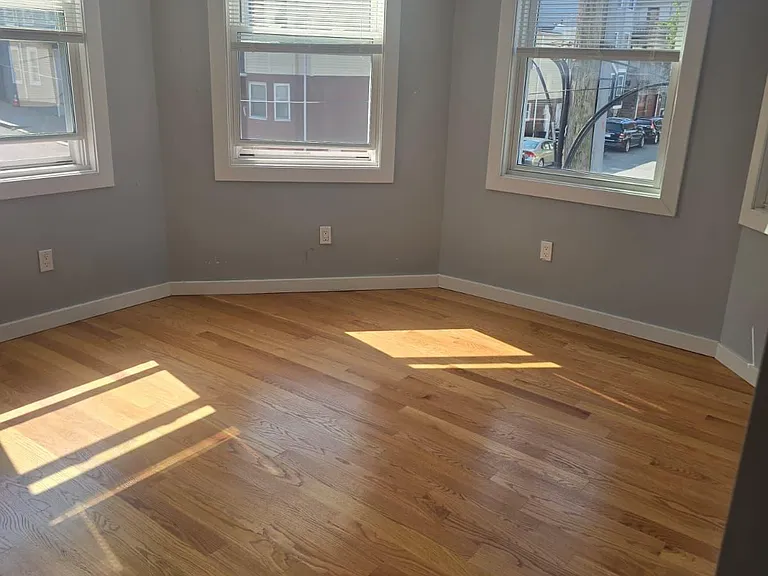 22-24 Shelby St #1 — Photo 16