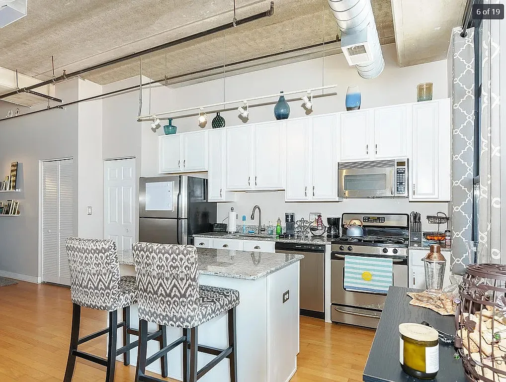 1 bed, 900 sqft, $2,800 — Photo 4