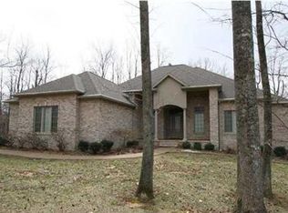 8821 Waterford Dr, Mount Vernon, IN 47620