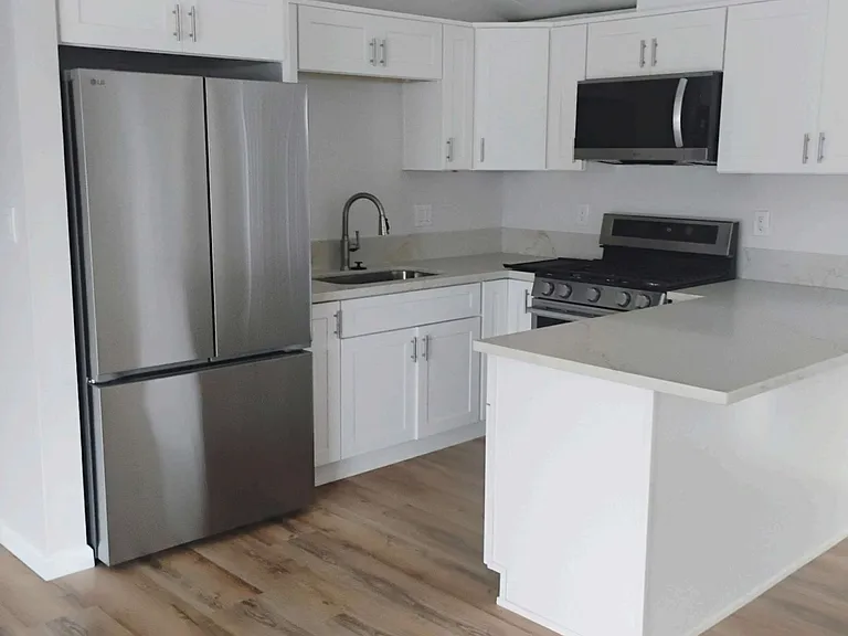 3612 Maple St — Photo 3