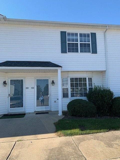 1st image of 3993III Sterling Pointe Dr #6