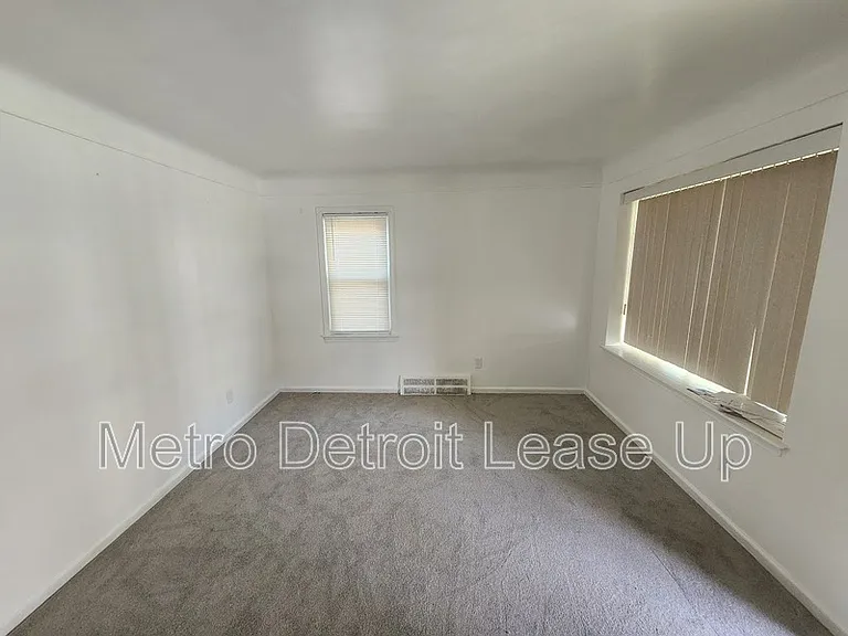 19455 Avon Ave — Photo 10
