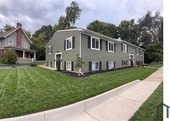 2 bed, $1,599 — Photo 2