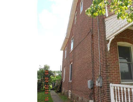 3rd image of 228 Highland Ave