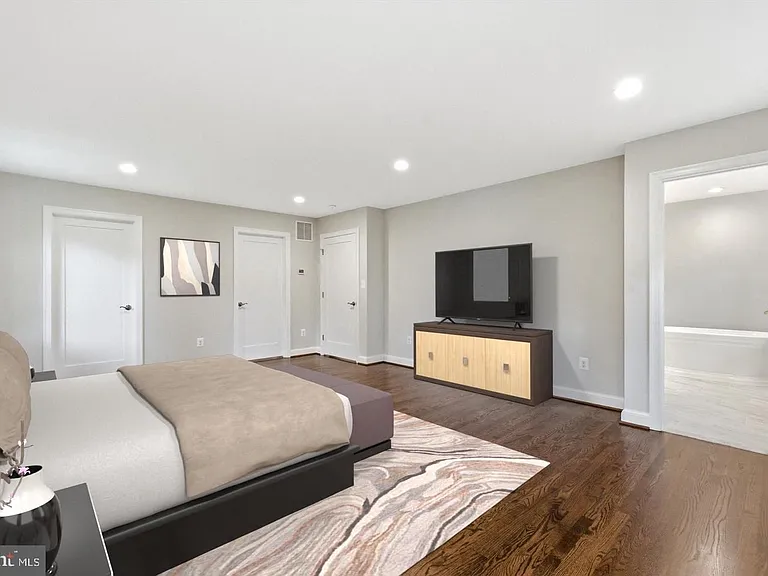 7825 Oldchester Rd — Photo 34
