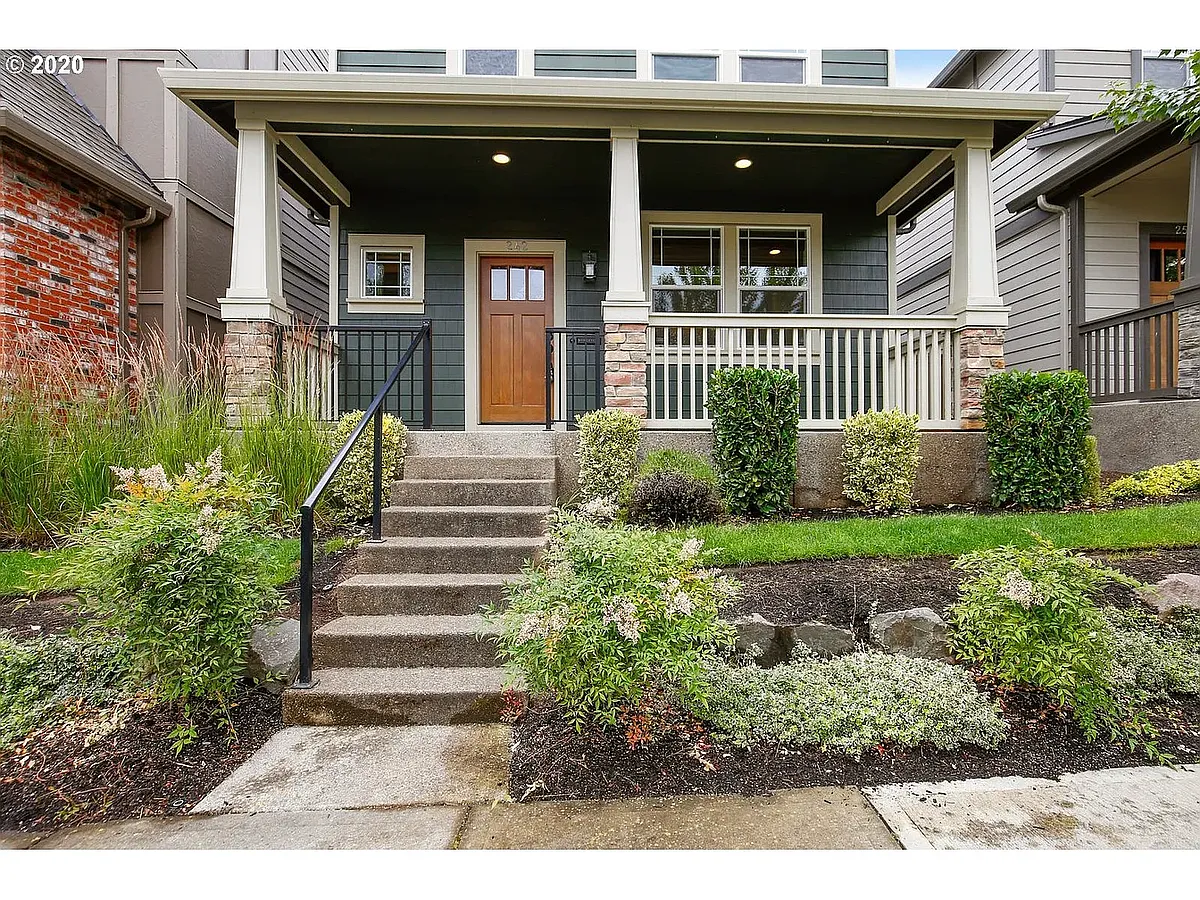 Building Photo - 242 SW 204th Ter