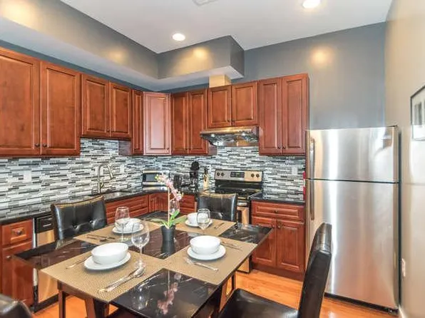 224 N Camac St #1A, Philadelphia, PA 19107