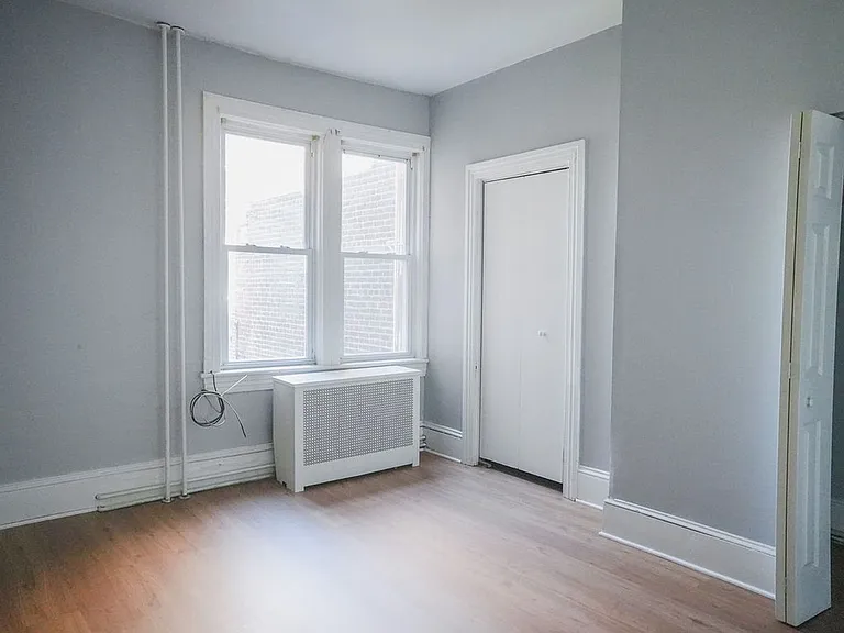 1055 Washington Street — Photo 7