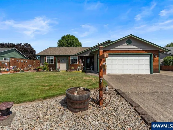 500 N 8th St, Aumsville, OR 97325