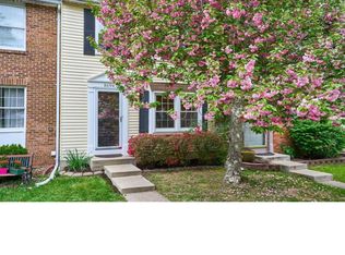 8694 Bent Arrow Ct, Springfield, VA 22153