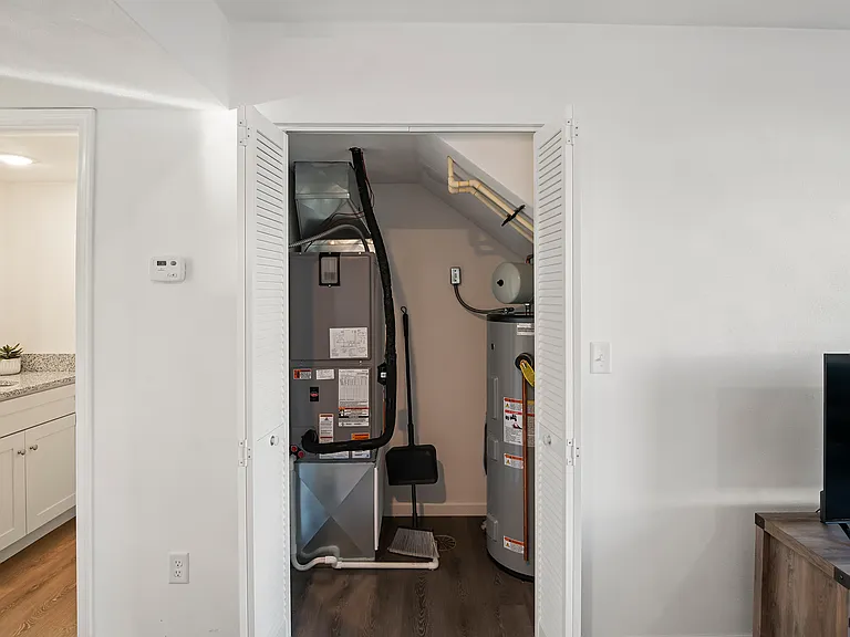 9724 Luan Dr #6 — Photo 26