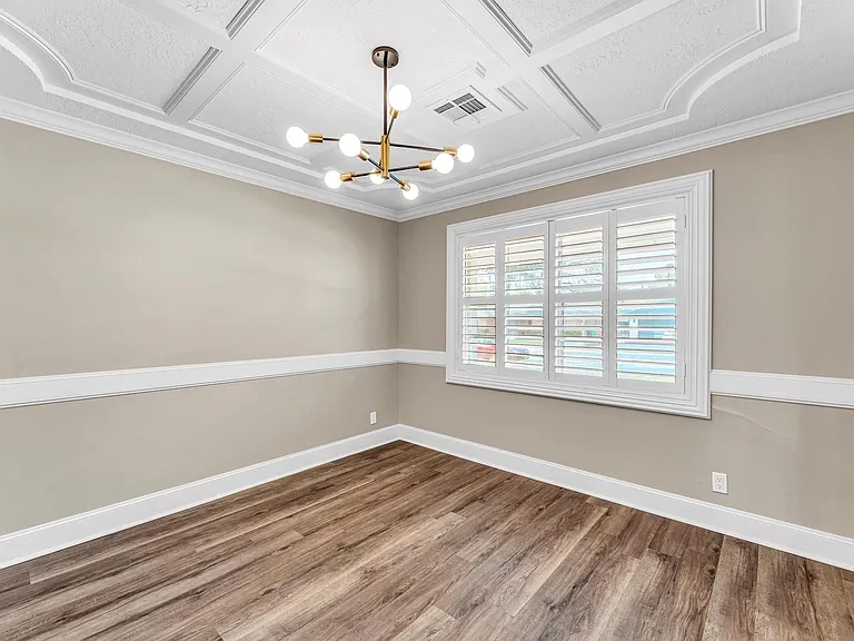 6327 Wynnwood Ln — Photo 5