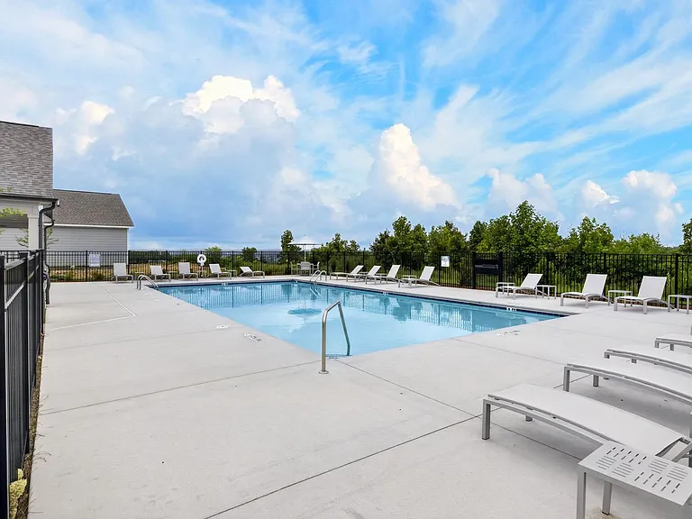 5044 Highwood Dr — Photo 25