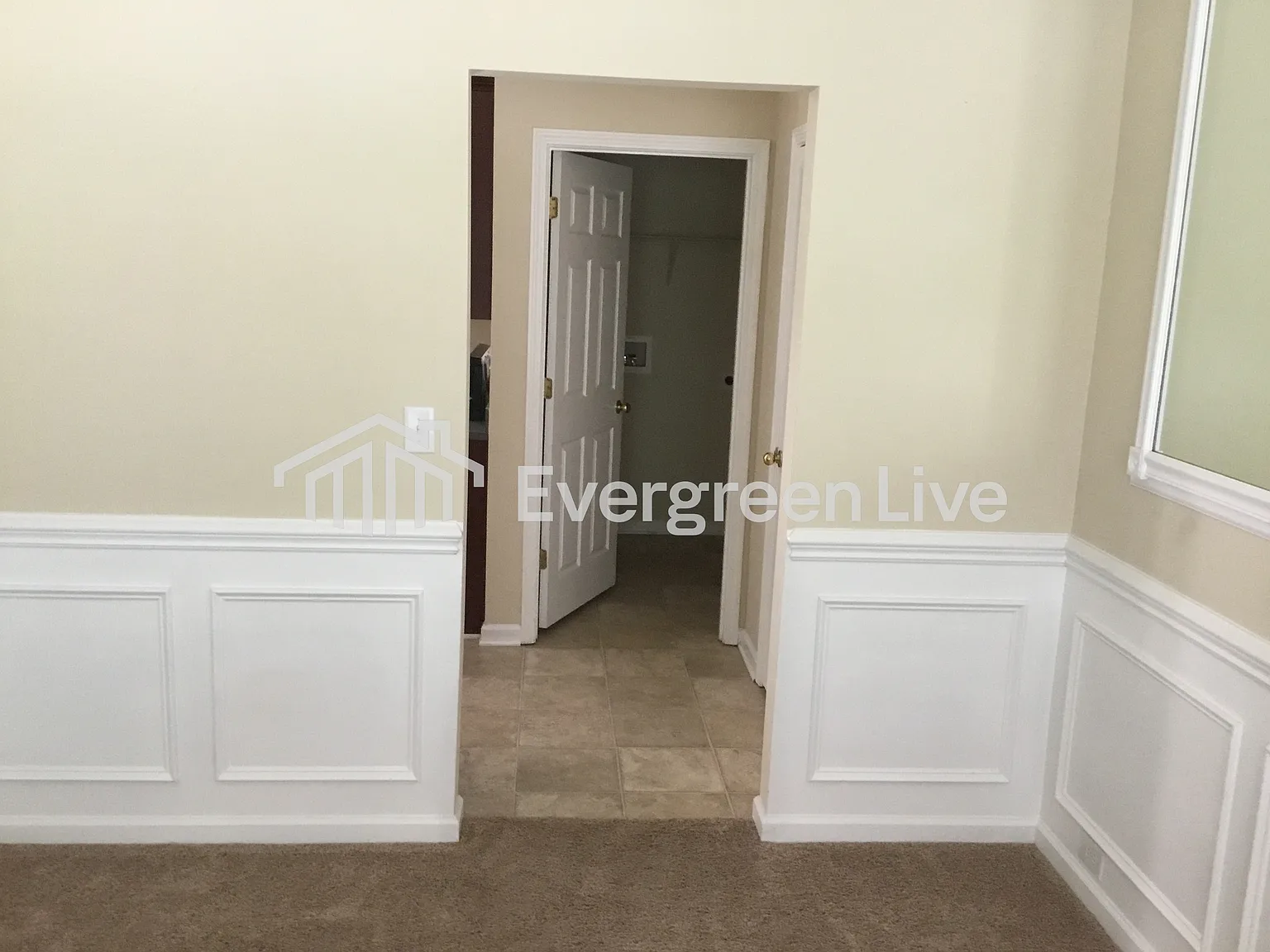 4 bed, 2.5 bath, 1948 sqft, $2,095 — Photo 4
