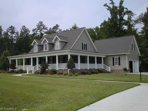 3rd image of 2915 S Kamerin St