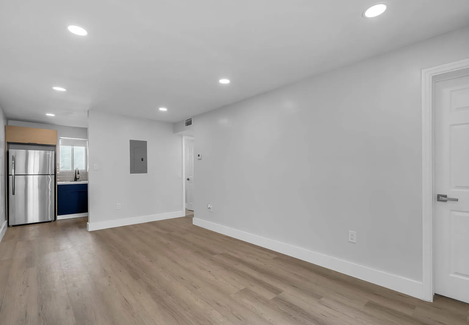 2 bed, 2.0 bath, 650 sqft, $2,500 — Photo 3