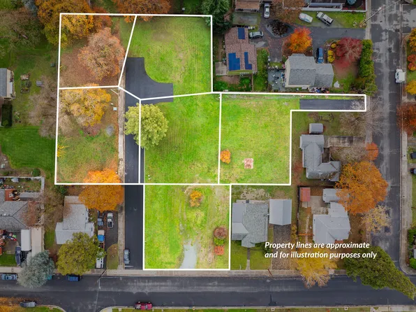 820 SW Peterson Ct, Grants Pass, OR 97526