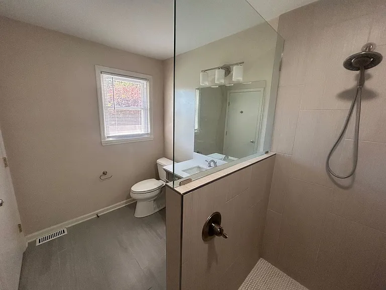 1015 Walters Ln — Photo 26