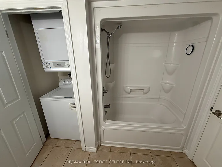 1370 Main St E #103 — Photo 13