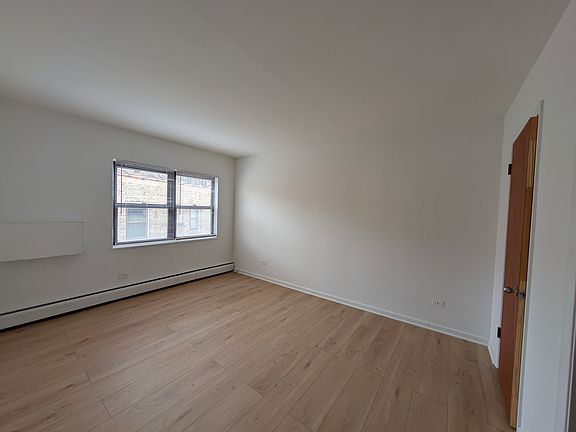 3rd image of 2211 W Touhy Ave APT C1