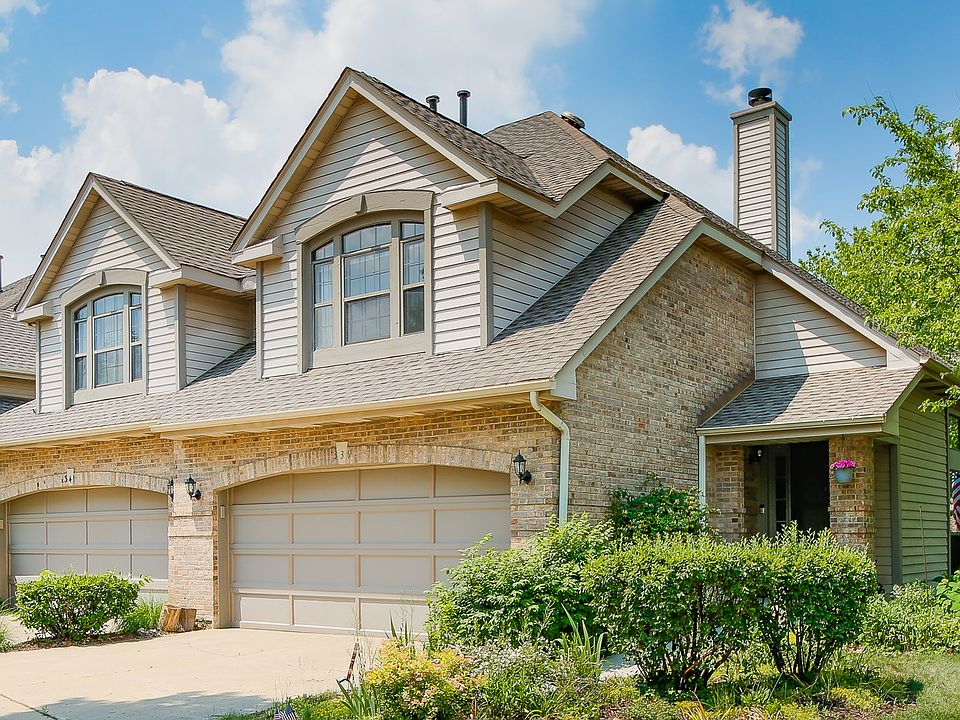 PRIVATE ENTRY, END UNIT, 2 story