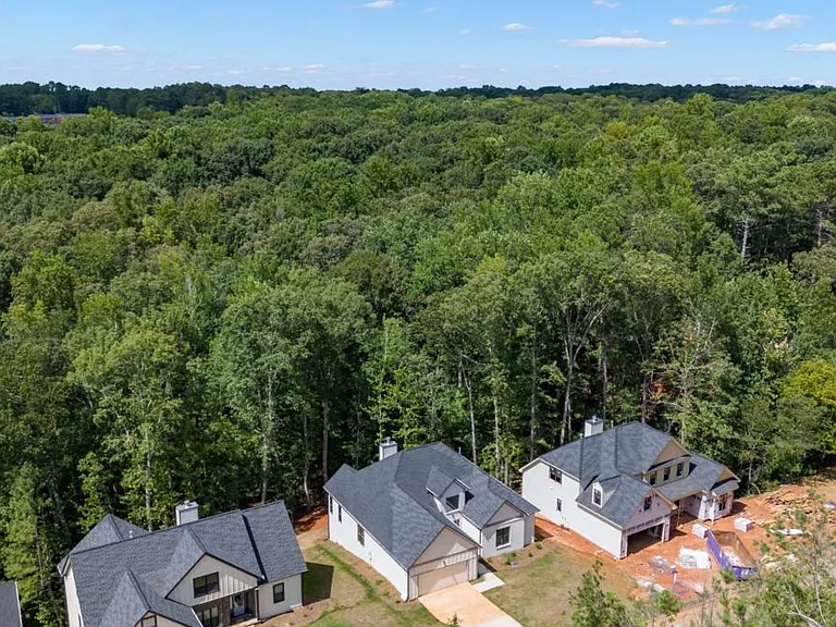 380 Ansley Dr — Photo 29