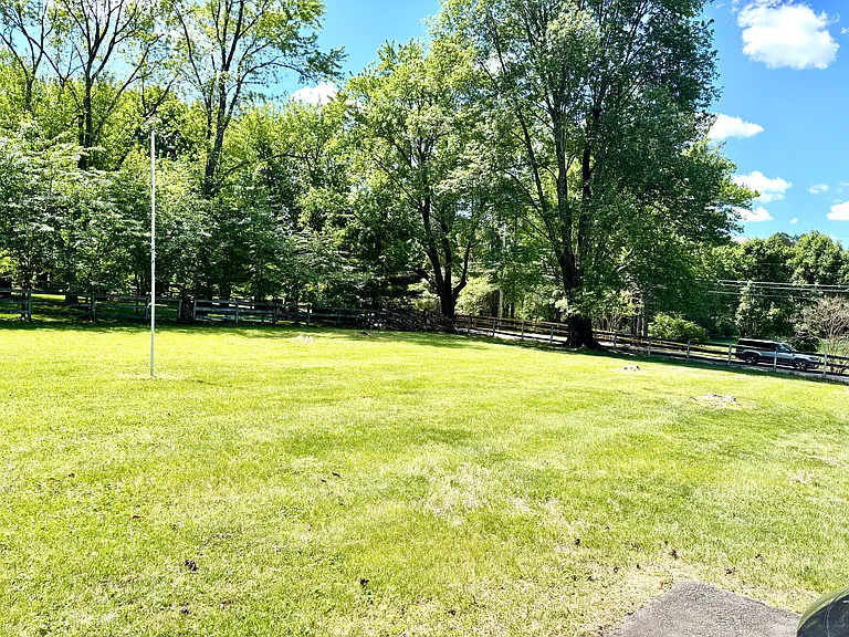 703 Kentland Dr — Photo 52