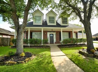 1504 Peachtree Dr, Pearland, TX 77581