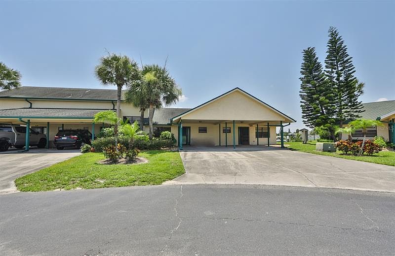 1st image of 652 Yardarm Dr #26
