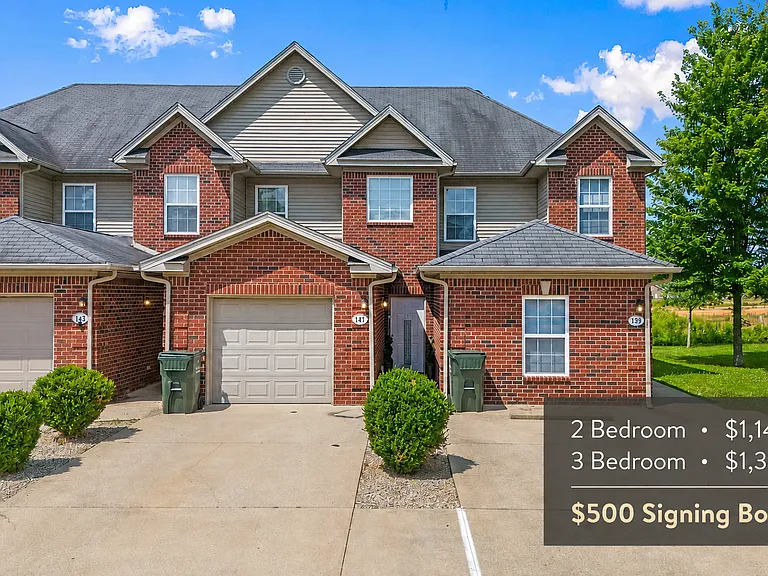 Pin Oak Villas Townhomes — Photo 1