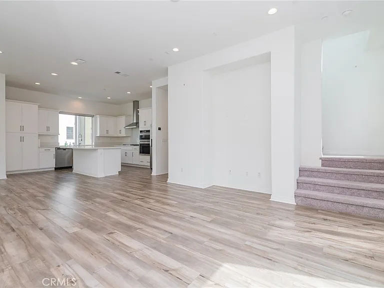 142 Sawbuck — Photo 17