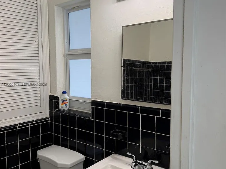 636 SW 8th Ave #636 — Photo 10