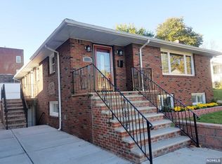 221 Farnham Ave, Lodi, NJ 07644