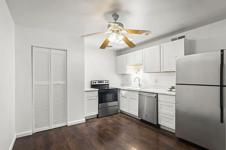 1001 Baywood Dr #C — Photo 2