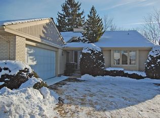 119 Briarwood Loop, Oak Brook, IL