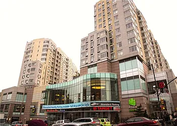 Rented by R New York